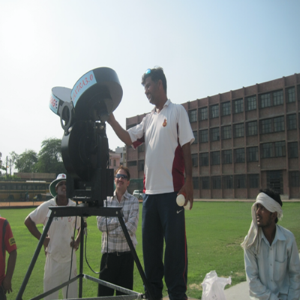 Leverage Yantra Cricket Bowling Machine Leverage Yantra Cricket Bowling Machine