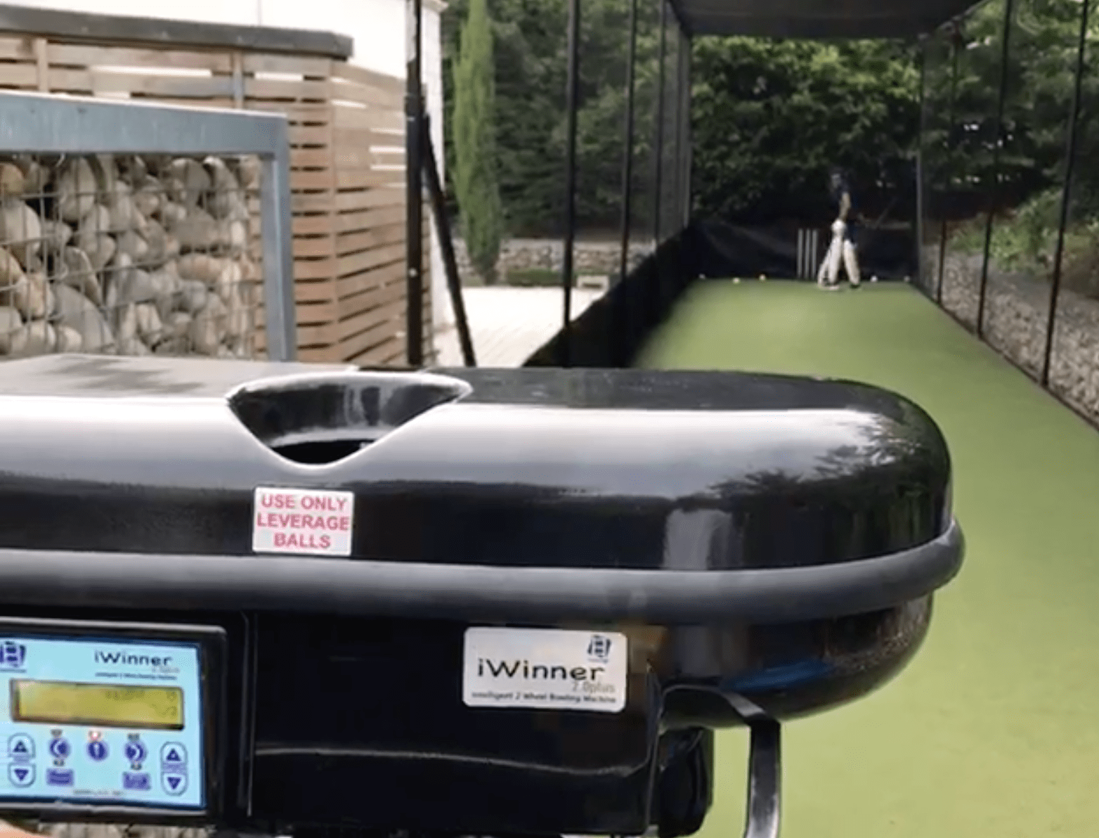 Leverage iwinner - Cricket Bowling Machines